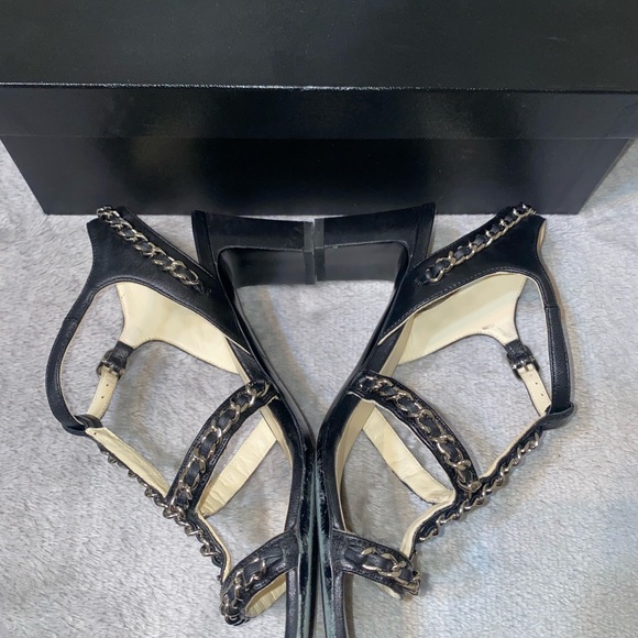 CHANEL CLASSIC CHAIN HEELS - Picture 14 of 16